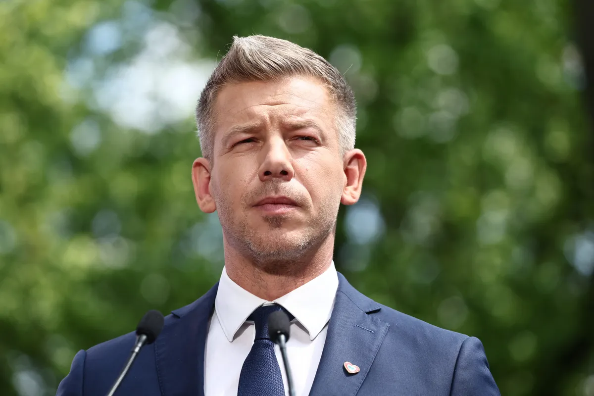 Magyar Péter felszólította Magyarország állami intézmény vezetőit