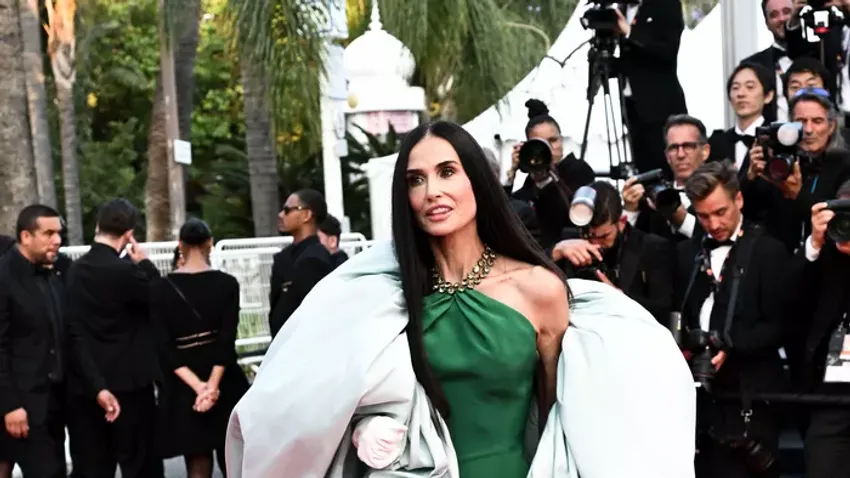 Demi Moore hálózsákban vonult fel: Így festett az Arany Pálma 2026 vörös szőnyege