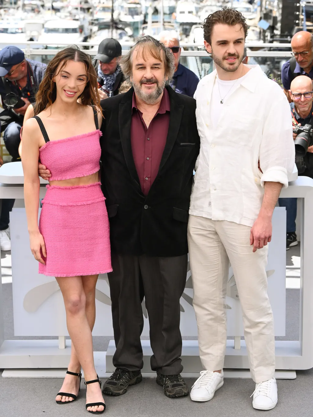 IPA84595758 - Cannes, 79th Cannes Film Festival 2026, Photocall  Palma d’oro d’onore  a Peter Jackson Nella foto: Peter Jackson con i figli Katie Jackson e Billy Jackson