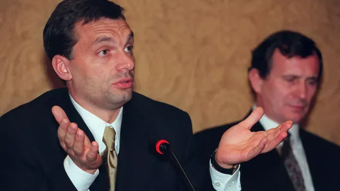Képeken a korábbi kormányváltások