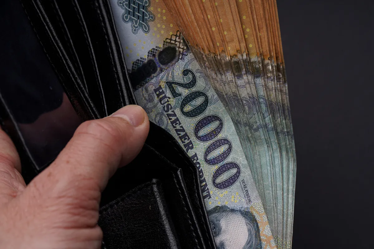 nyaralás, forint, árfolyam