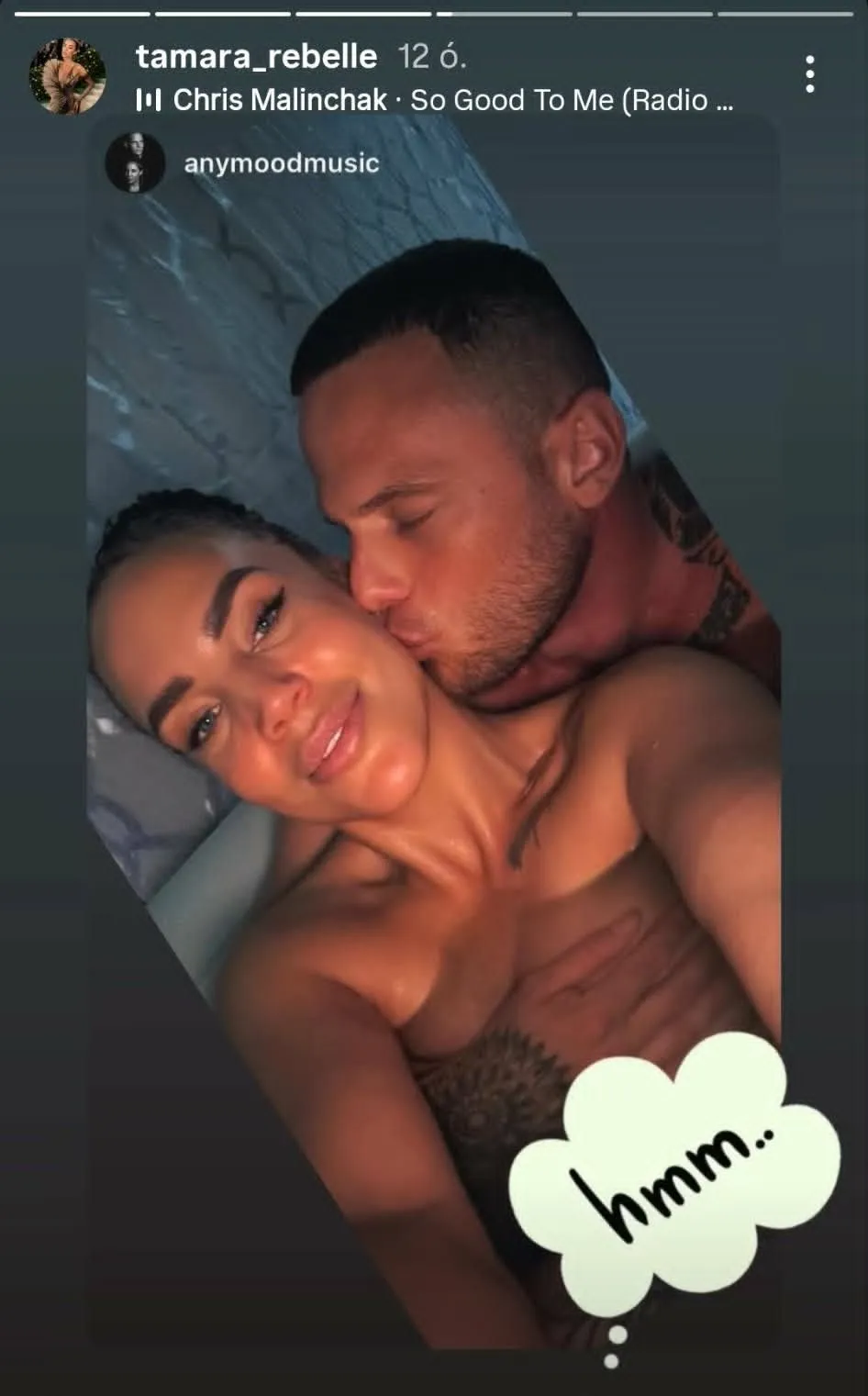 Bencsik Tamara meztelenül jakujzziznak.