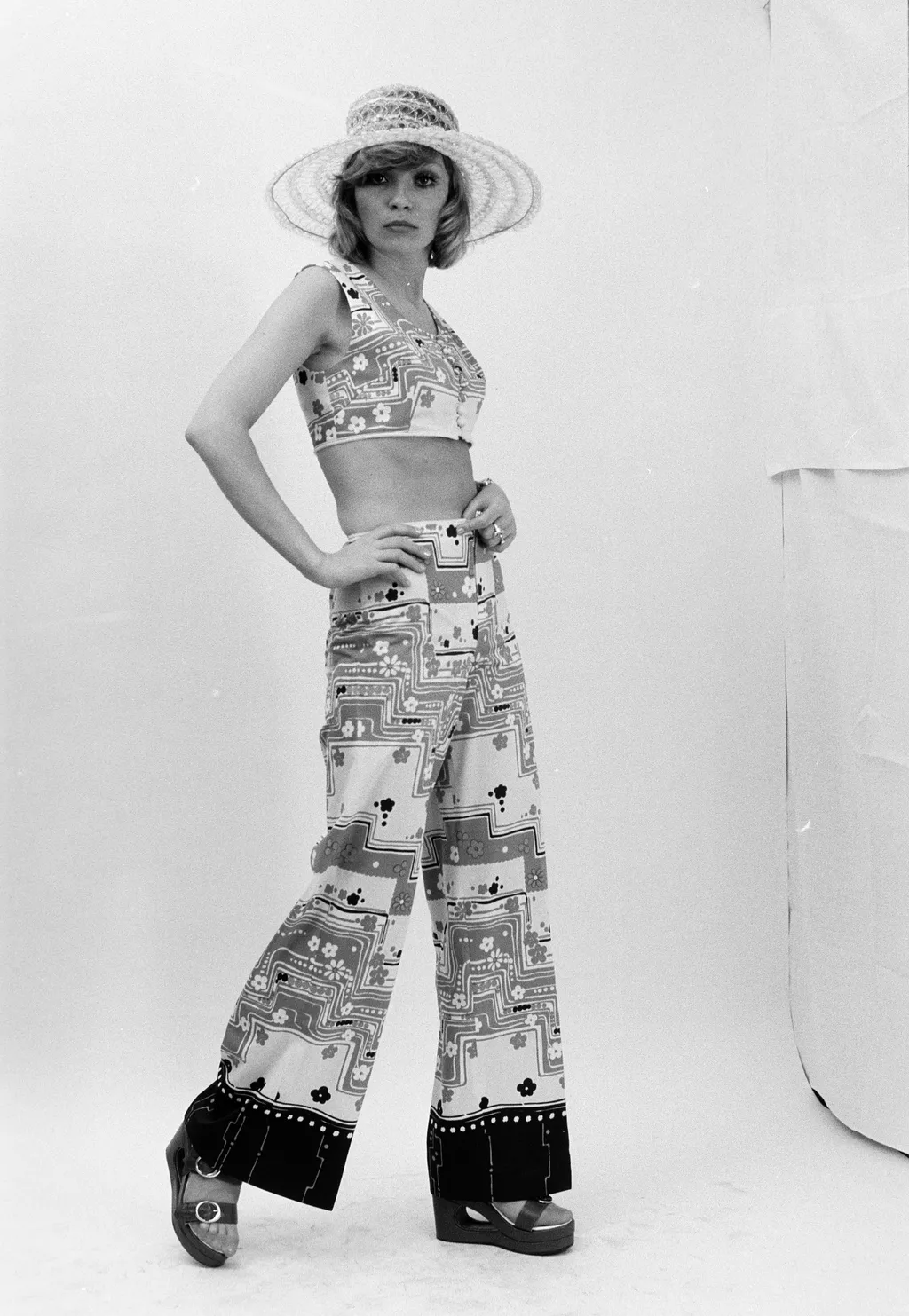 1975