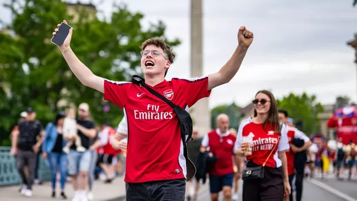 Arsenal-drukkerek lepték el a Városligetet- videó