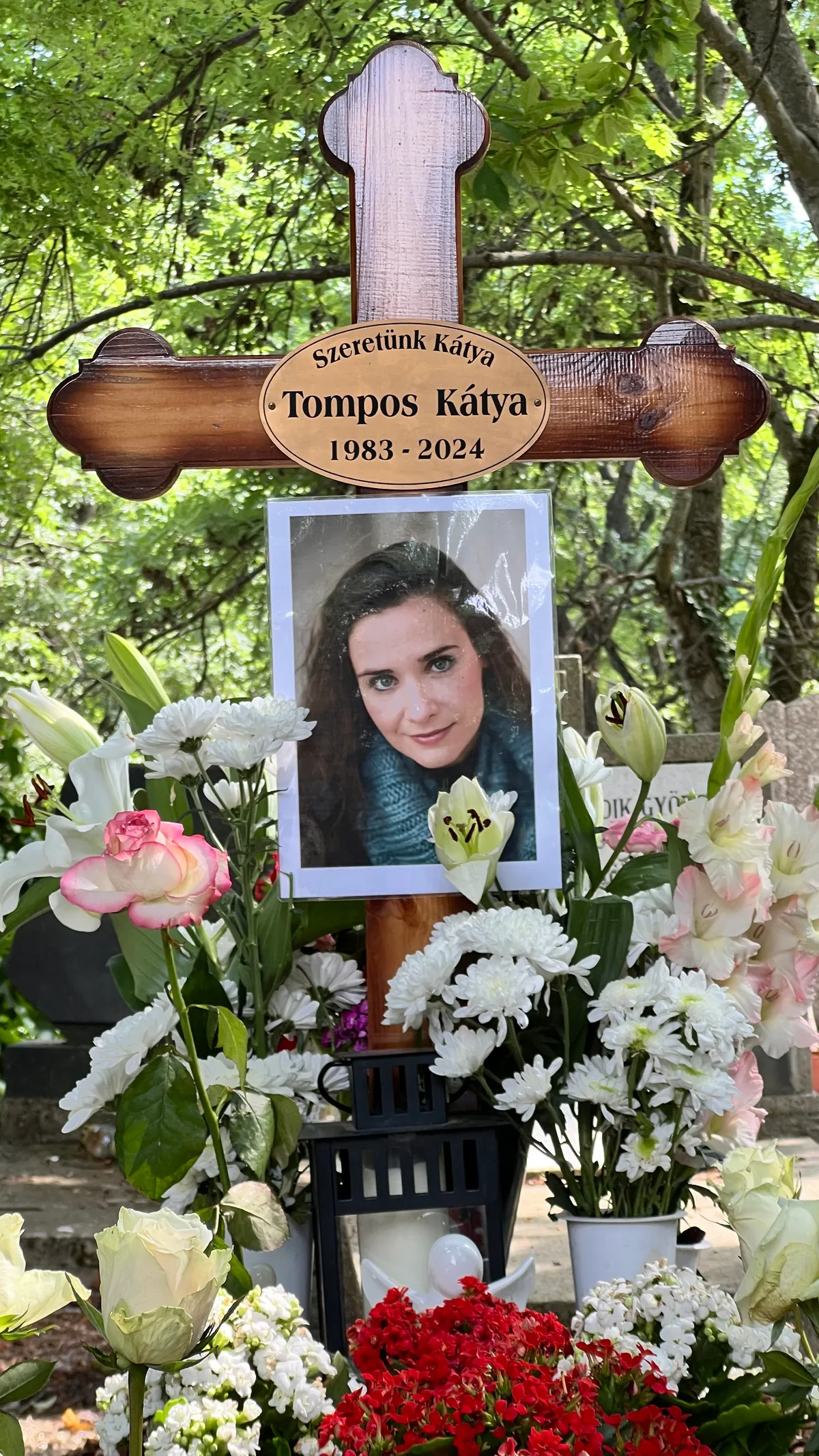 Tompos Kátya mosolygós fotójára ránézni is fájdalmas.