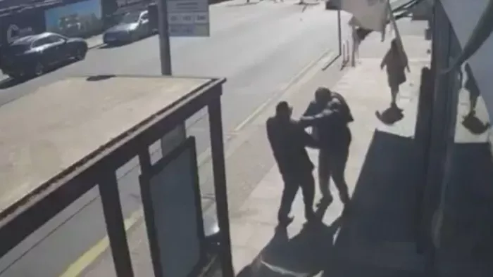 Az életükért futottak: terrortámadás történt Londonban