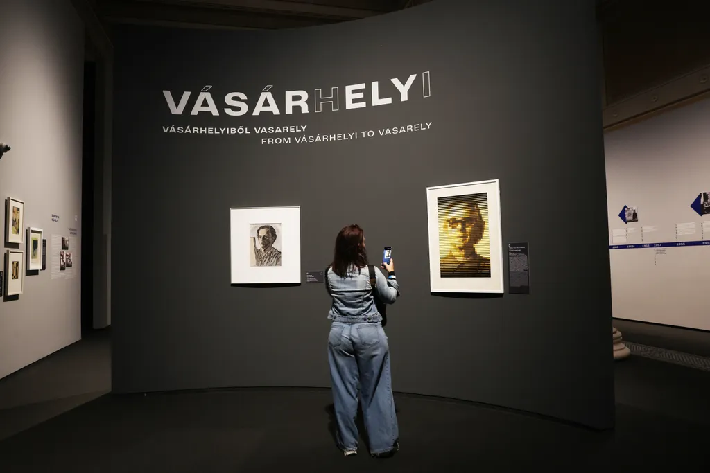 Victor Vasarely születésének 120. évfordulójára különleges tárlatokkal készült a magyar főváros.