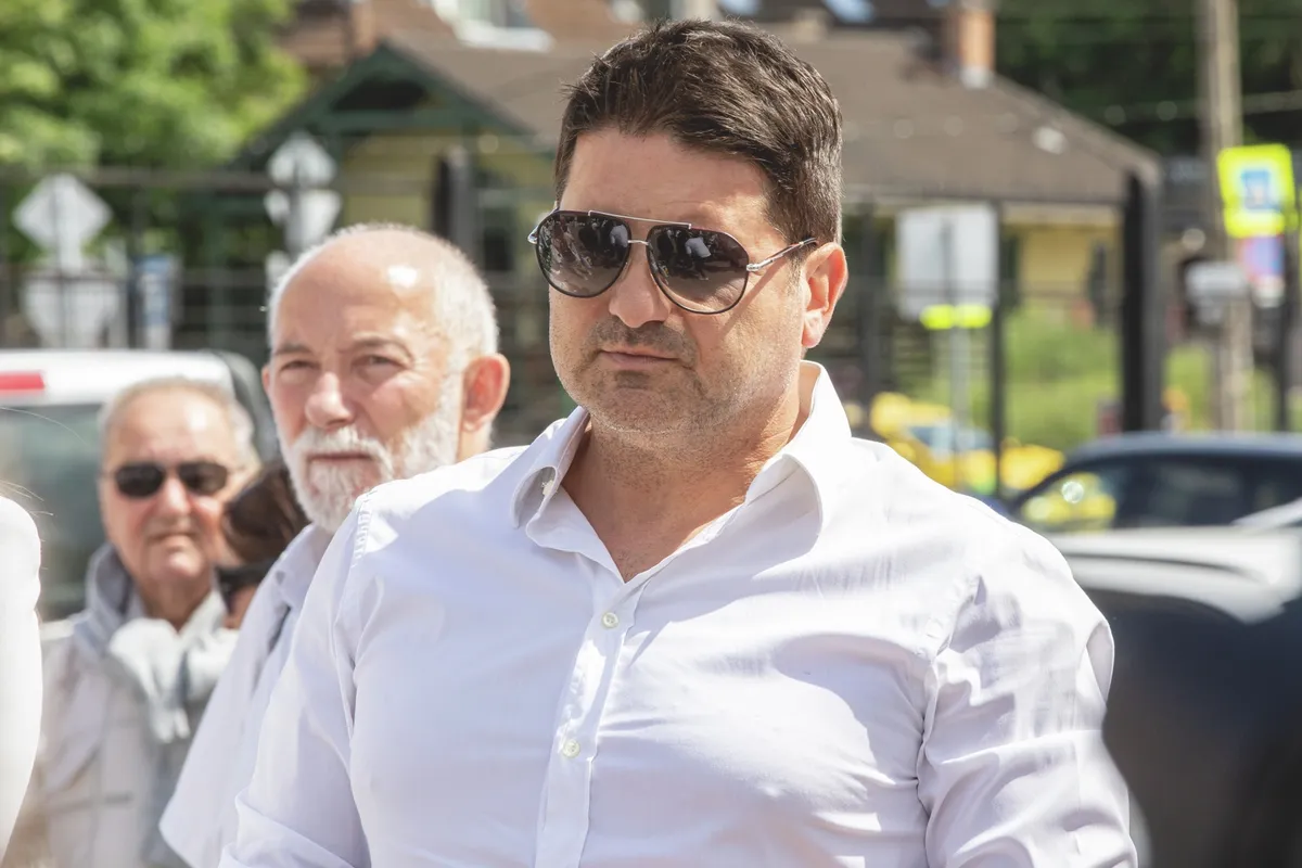 Berki Krisztián temetésén természetesen Hajdú Péter is jelen volt 2022 május 26-án.