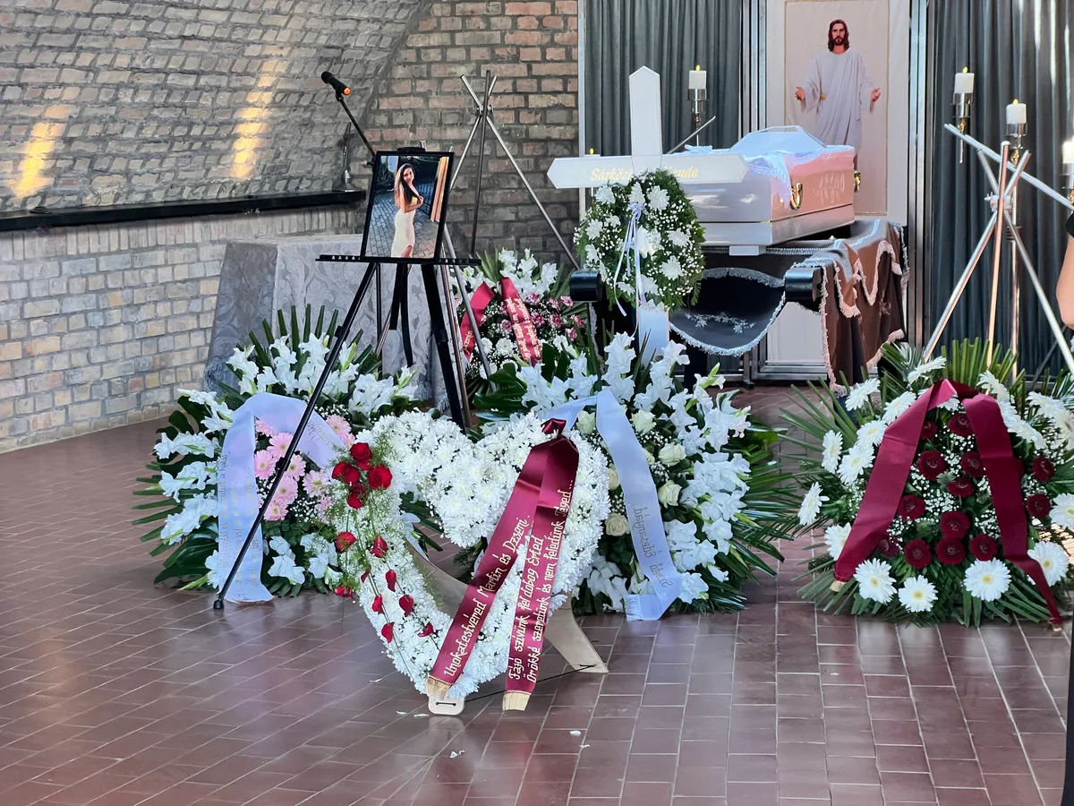 Szentlőrincen eltemetik a negyedik emeletről kizuhaht fiatal lányt.