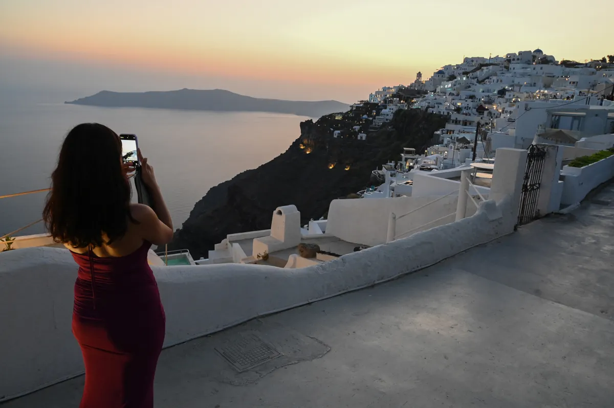 A meseszép Santorinin nem különösebben örülnek a magyar turistáknak, ahogy más népek odalátogatóinak sem