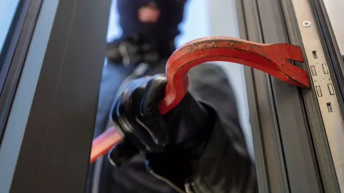 A padláson bujkált a 19 éves betörő, Kesznyétenben fogták el