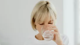 Tuti tipp a ráncok ellen! Az ivóvíz csodákra képes