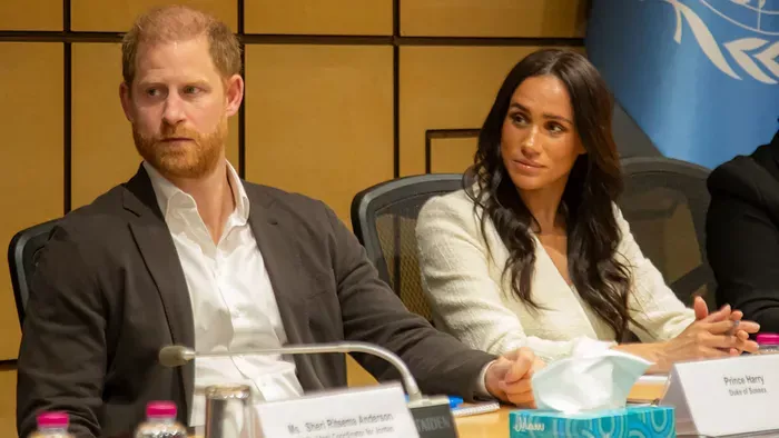 Meghan visszatér Angliába, ott is marad?!