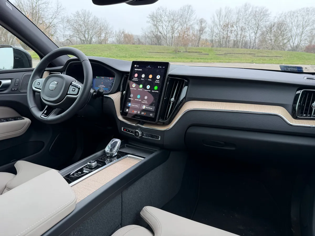 Belső kép a Volvo XC60-as modellről a tesztben.