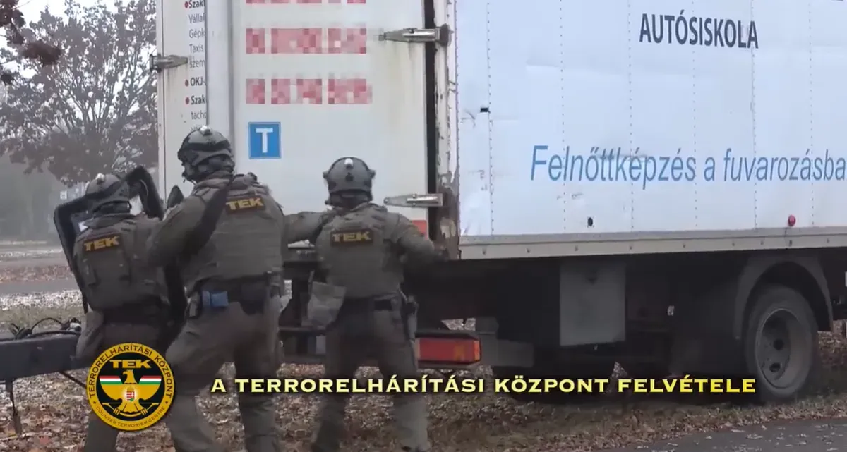 Rendőrre lőttek az embercsempészek