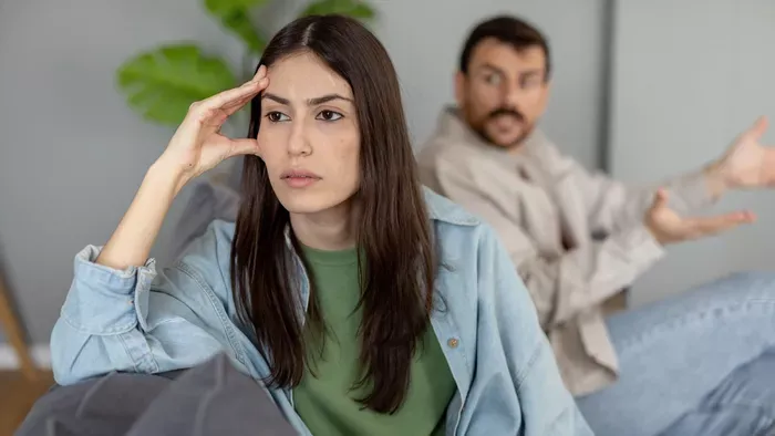 "A bátyám barátnője teljesen tönkreteszi a családunkat!"