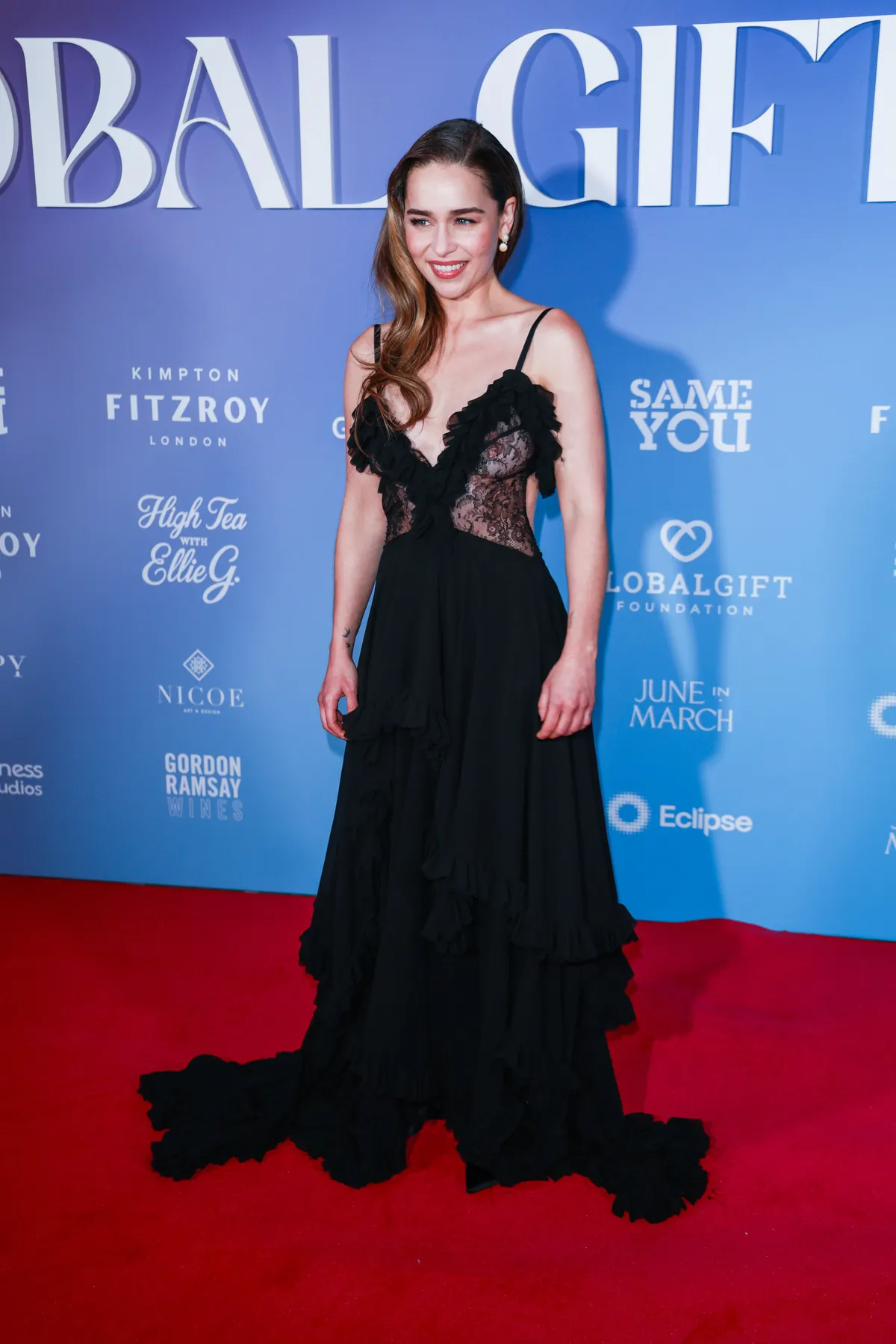 Emilia Clarke 35 éves korában egészségügyi problémái miatt lefagyasztotta petesejtjeit