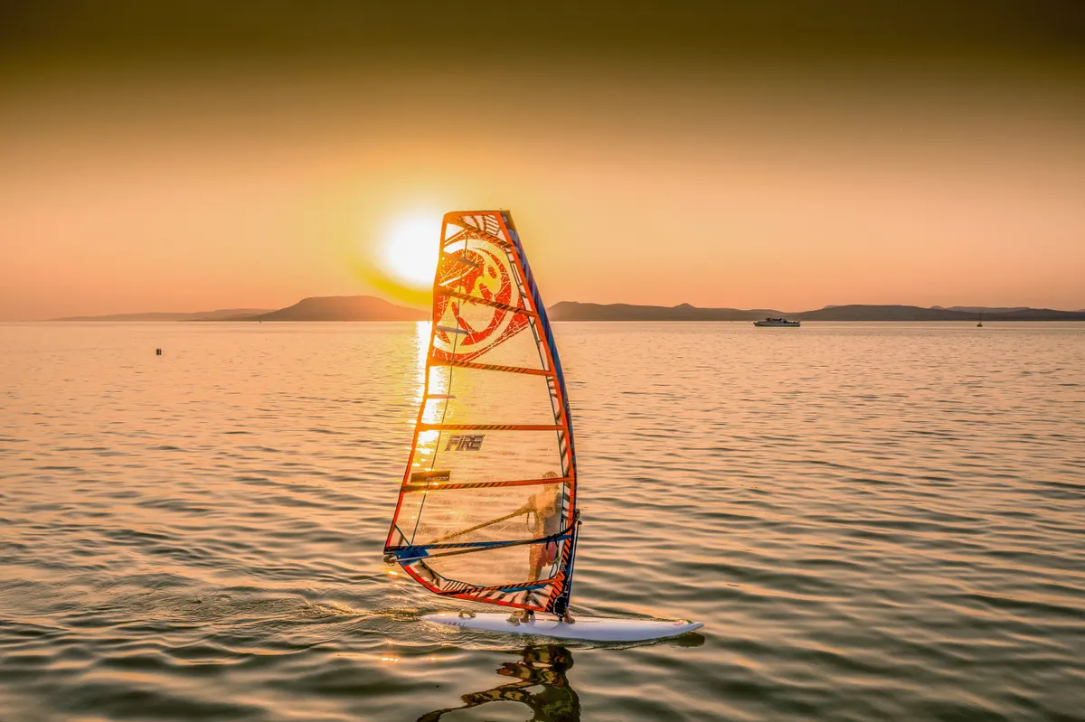 SUP a legjobb családbarát helyszínnél a Balaton vizén
