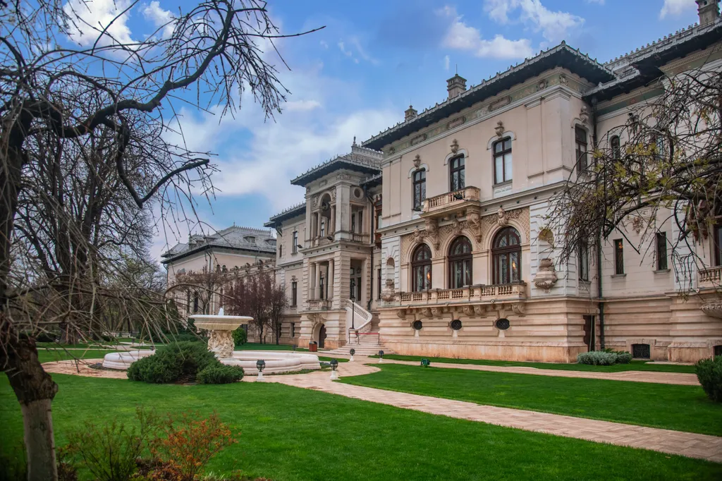 A bukaresti Cotroceni-palota, amely egy 17. századi kolostor helyére épült