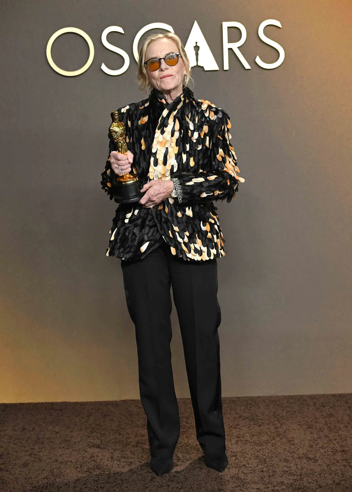 Amy Madigan Oscar-díjával a 98. Oscar-gálán 2026-ban.