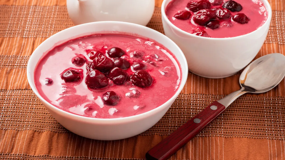 Cseresznyés gyümölcsleves recept.