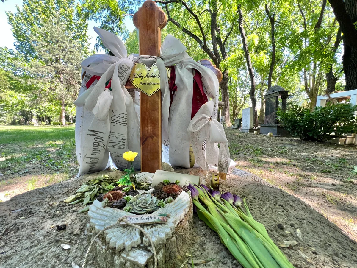 Kálloy Molnár Péter váratlanul hunyt el, betegségét halála napjáig titokban tartotta.
