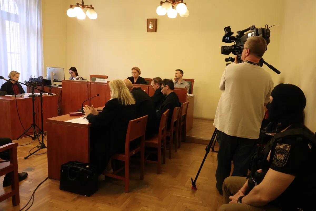 Rendőrre lőttek az embercsempészek