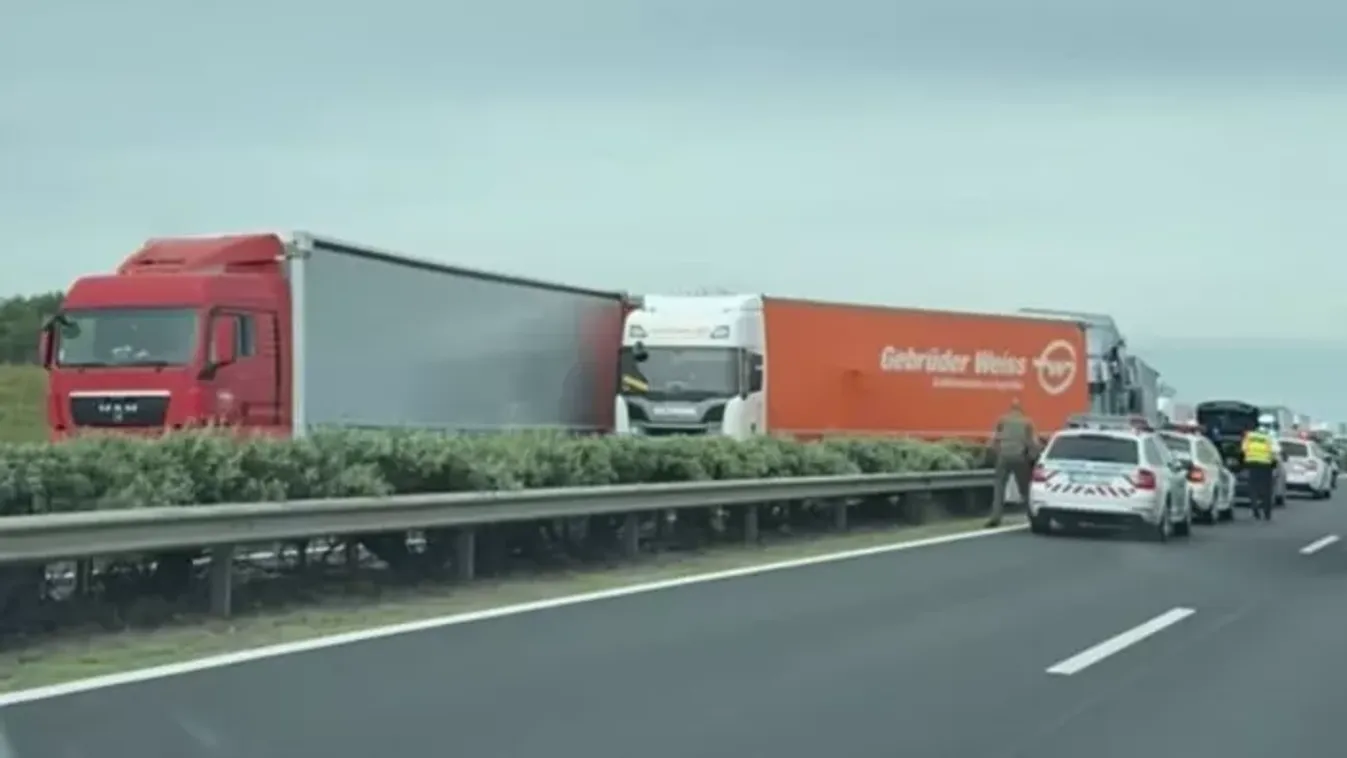 Brutális baleset az M1-esen, több kamion is összeütközött - Fotók!