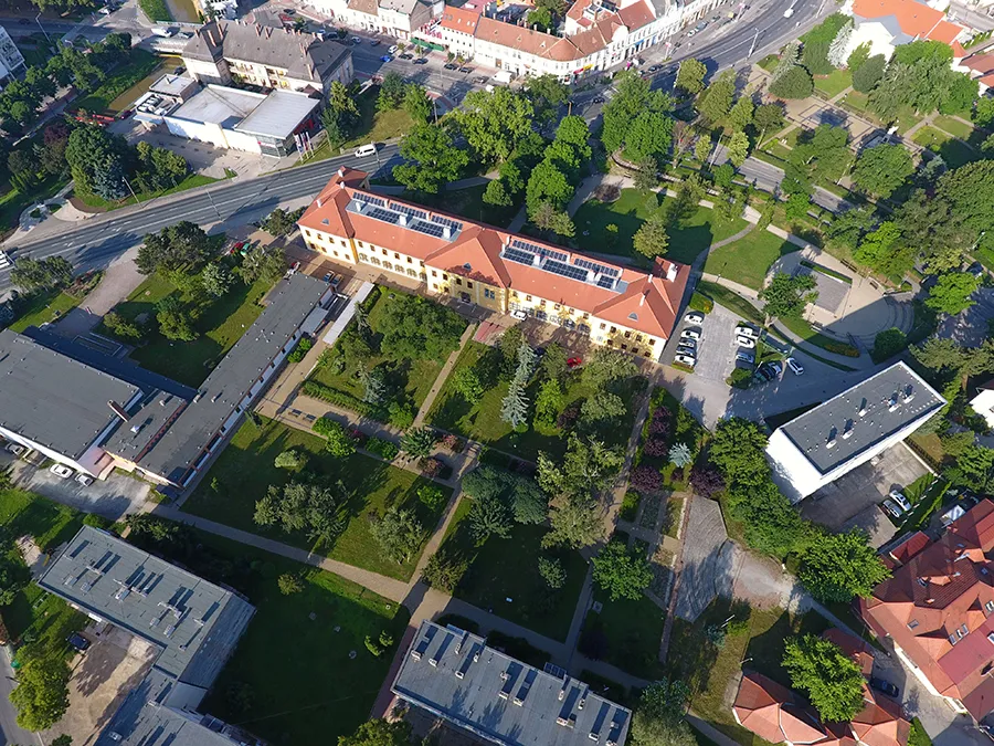 A kapuvári Rábaközi Múzeum légifotón.