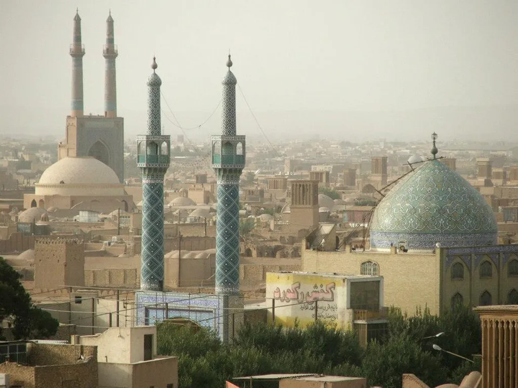 Yazd kupolái és minaretjei.
