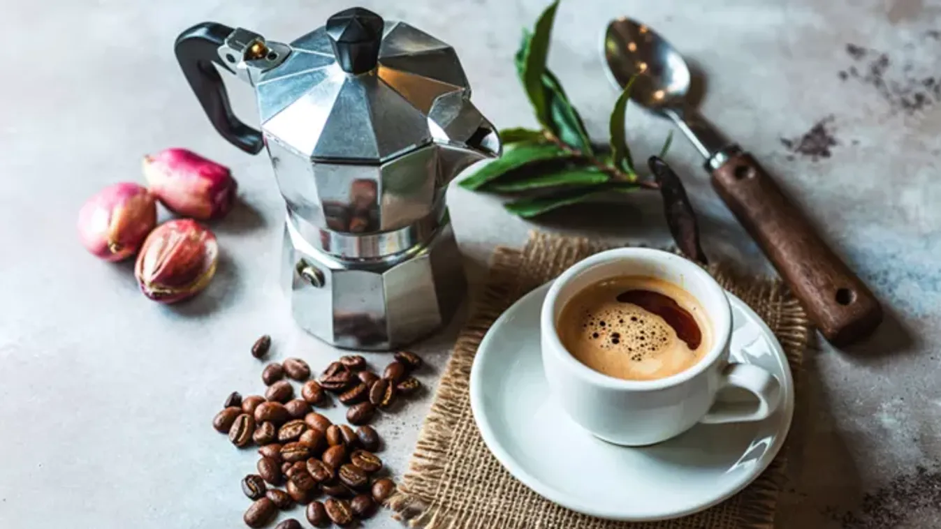 Eddig rosszul főzted a kávét? Így varázsolhatunk kotyogóssal barista-élményt