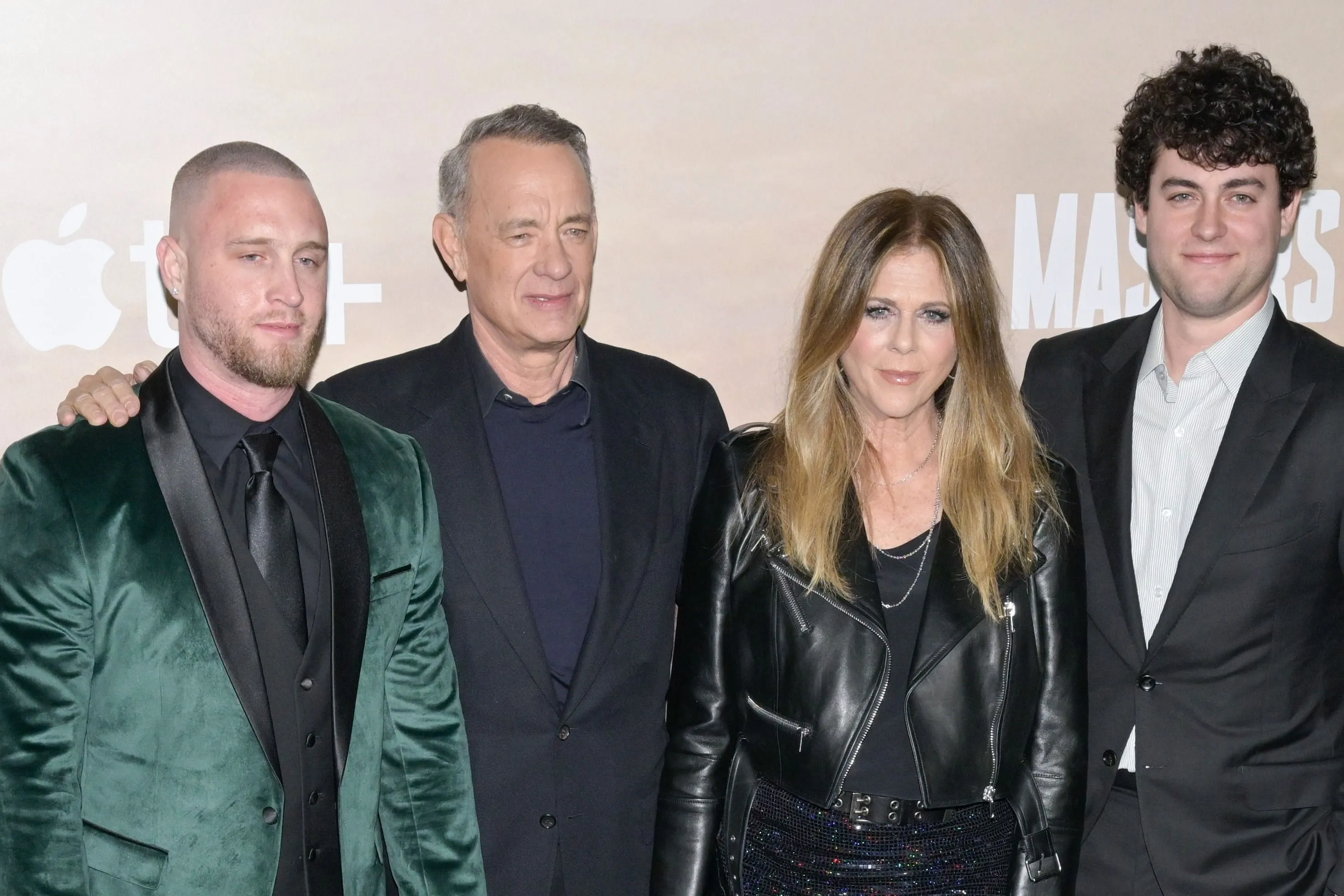Tom Hanks fia így lett a család fekete báránya