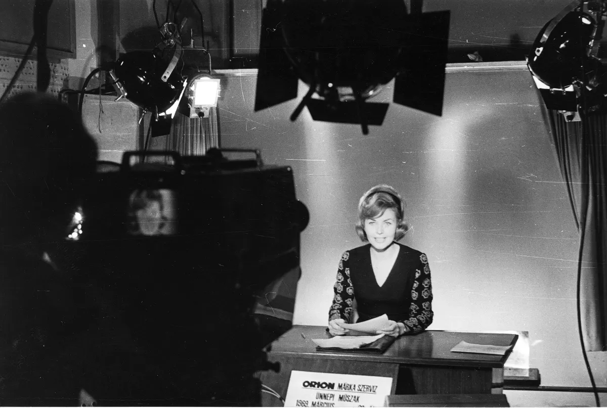 Retró kvízben szereplő kép Takács Marika televíziós bemondónőről