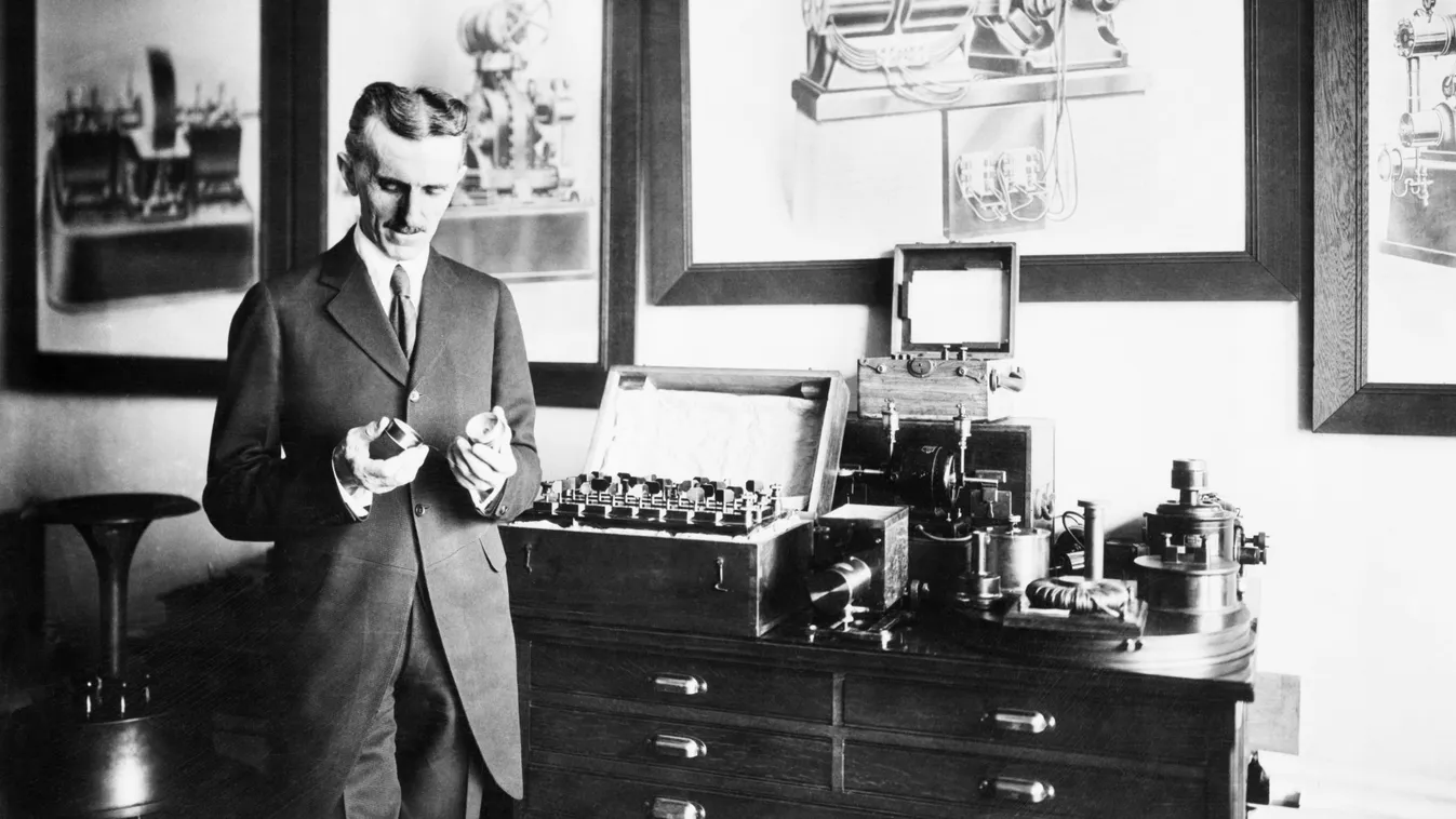 Nikola Tesla a laboratóriumában