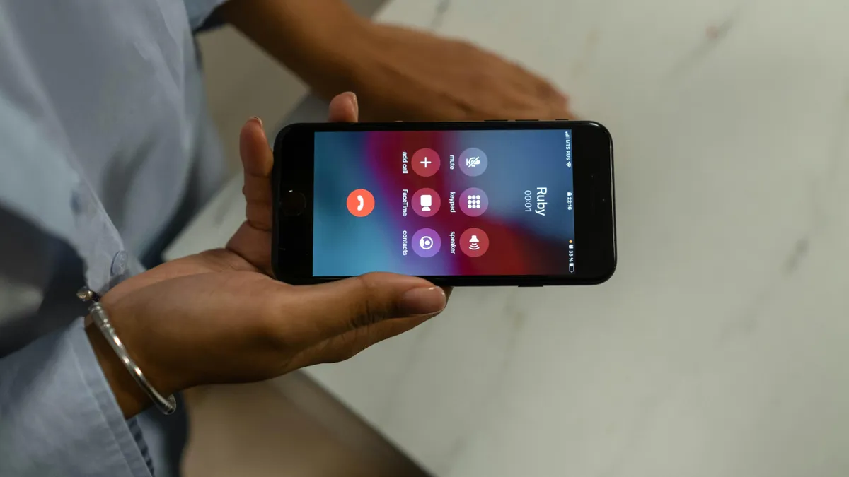 Kitört a pánik az iPhone-osok körében: az Apple durva korlátozásra készül