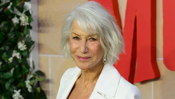 Helen Mirren turiból öltözik, de utána durran egy pezsgő
