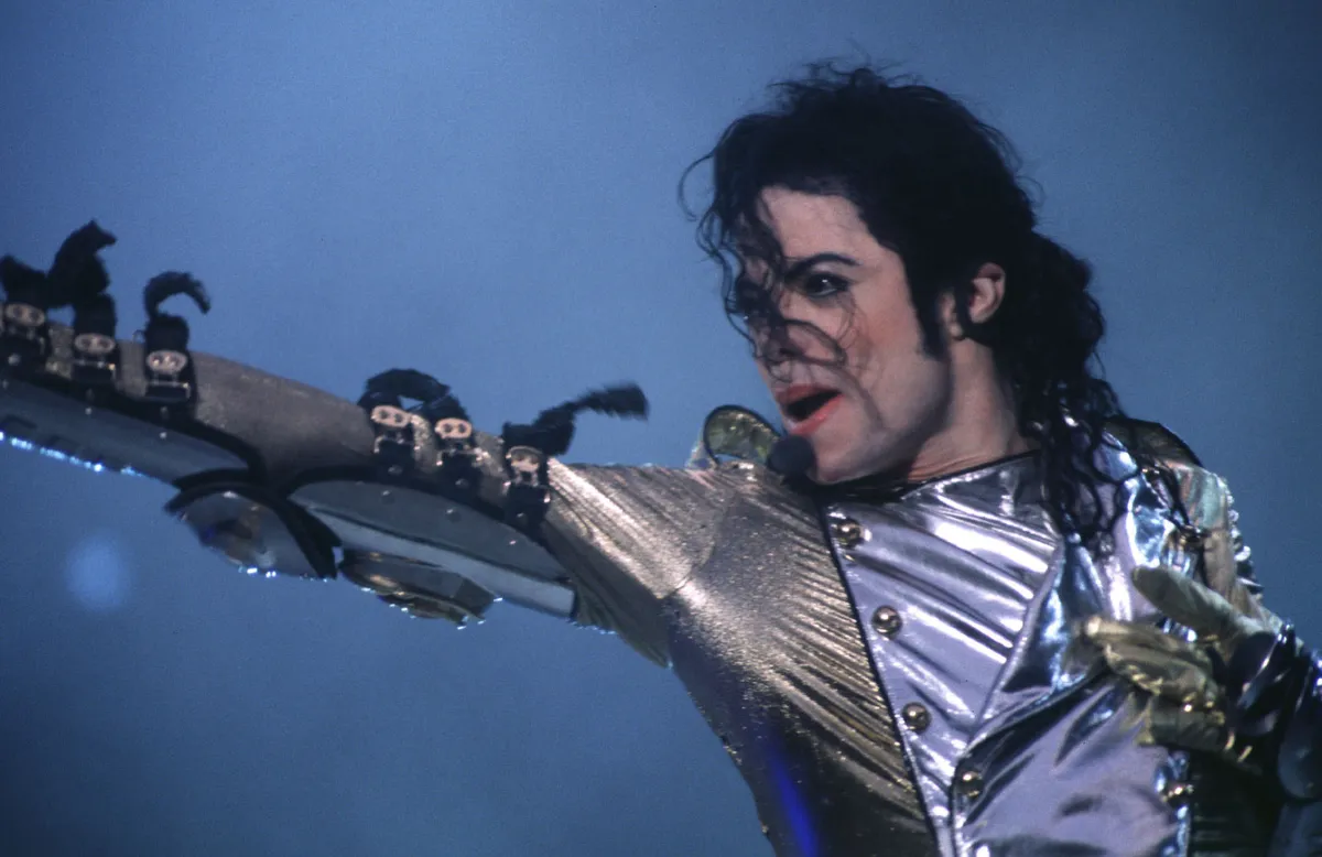 Michael Jackson dühös rajongói máig tűzbe mennének a popkirályért, most pedig az egykori ügyészt találták meg a fenyegetéseikkel