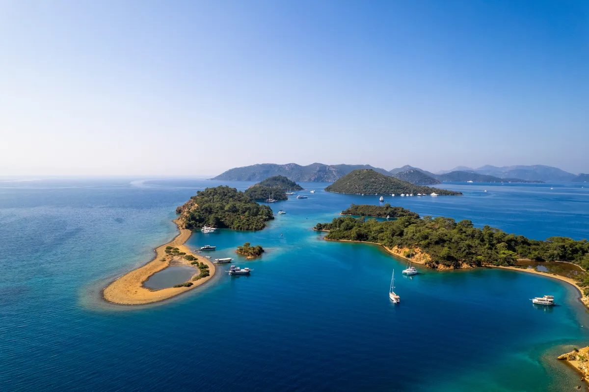 Göcek-szigetek a törökországi Dalaman környékén.
