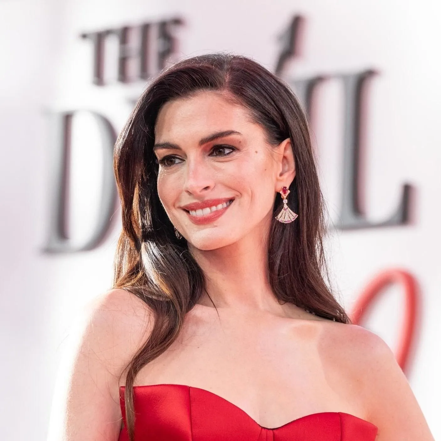 Anne Hathaway bevallotta, megvakult az egyik szemére: "Meg kellett műteni!"