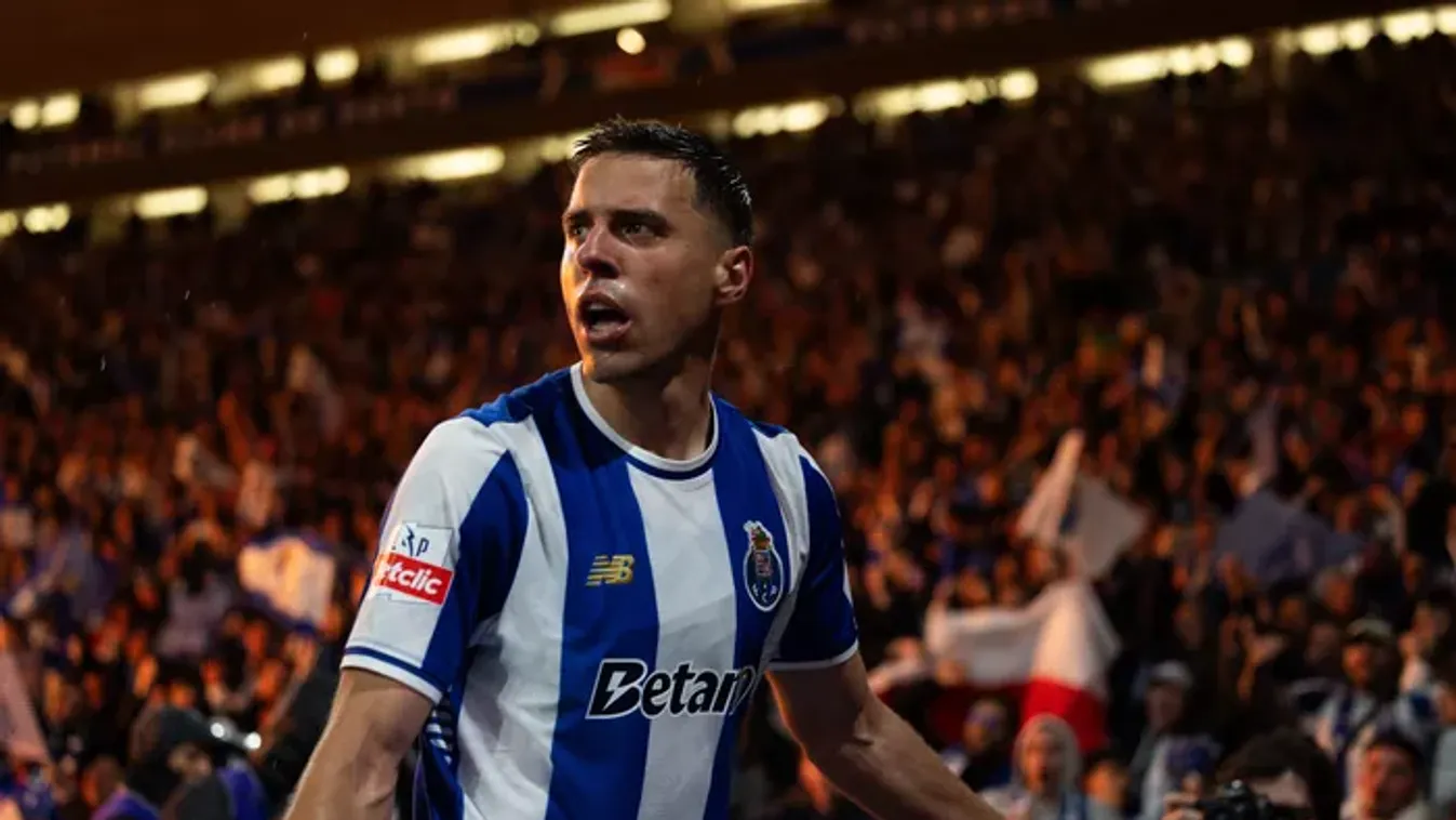 Betörtek a házába, késsel fenyegették a Premier League sztárját