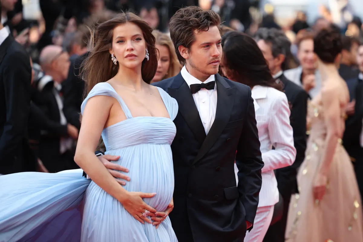 Palvin Barbi és Dylan Sprouse