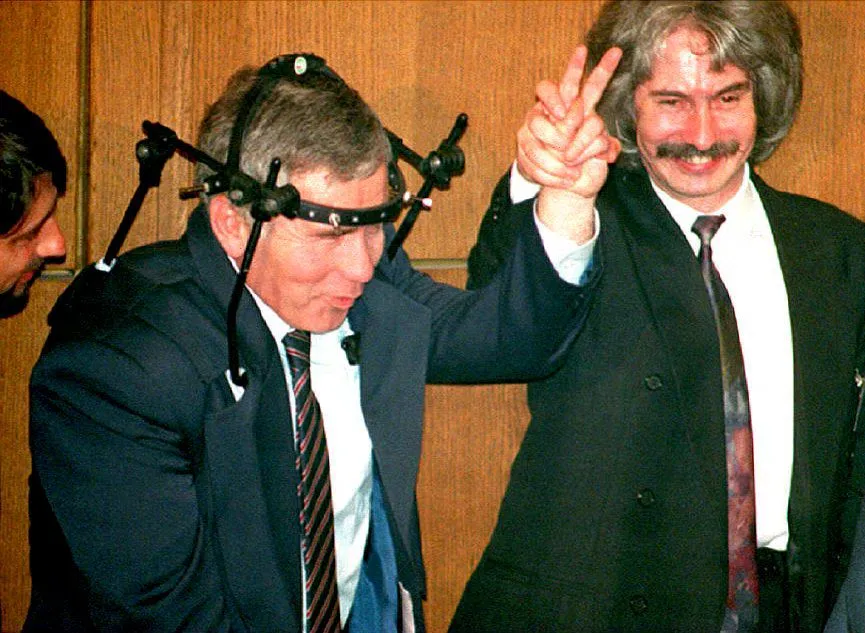 Horn Gyula a kormányváltás előtt szenvedett autóbalesetet.