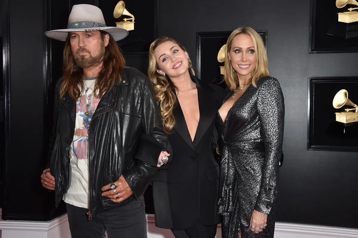 Miley Cyrus szülei válása után távolodott el apjától, Billy Ray Cyrus-tól