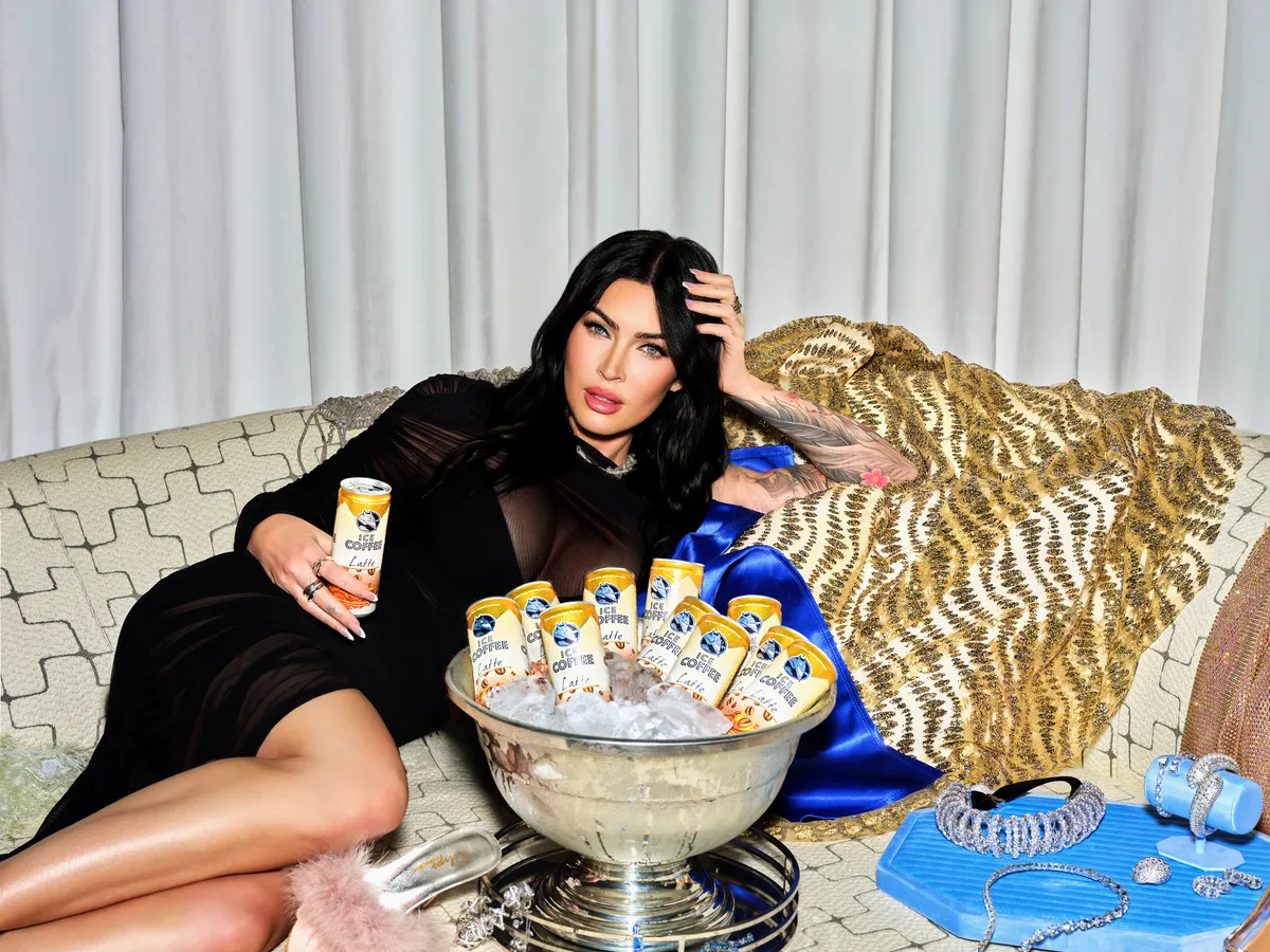 Megan Fox, a HELL ICE COFFEE reklámarca