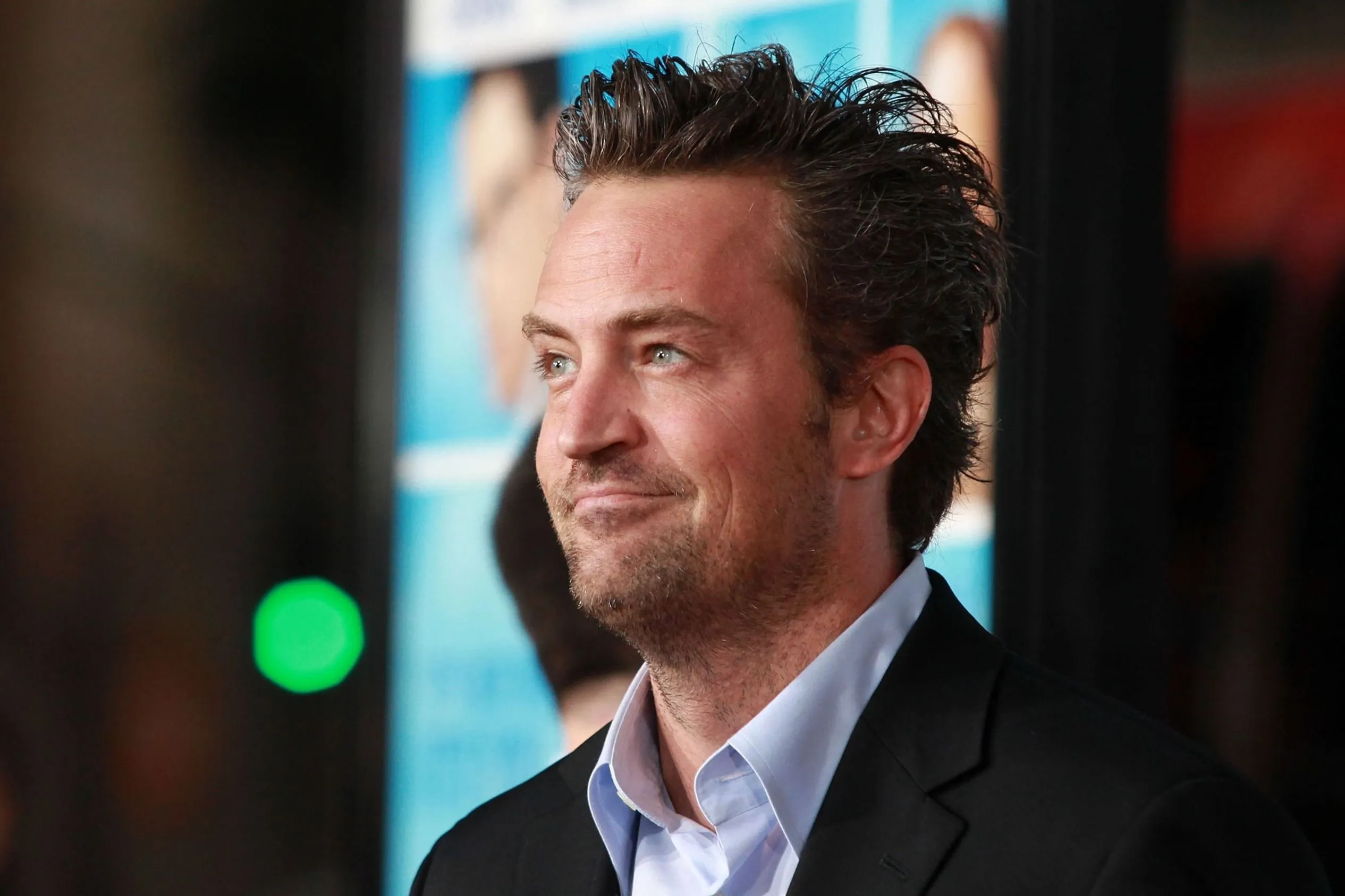 Elárverezik az elhunyt Matthew Perry személyes ereklyéit