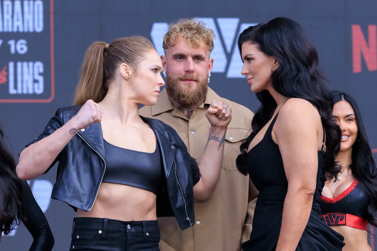 Gina Carano és Ronda Rousey mérkőzését a Netflix élőben közvetítette május 17-én hajnalban