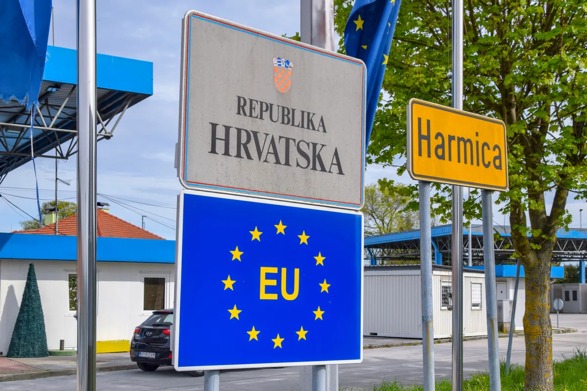 A digitális határellenőrzési rendszer már életbe lépett a horvát határokon.