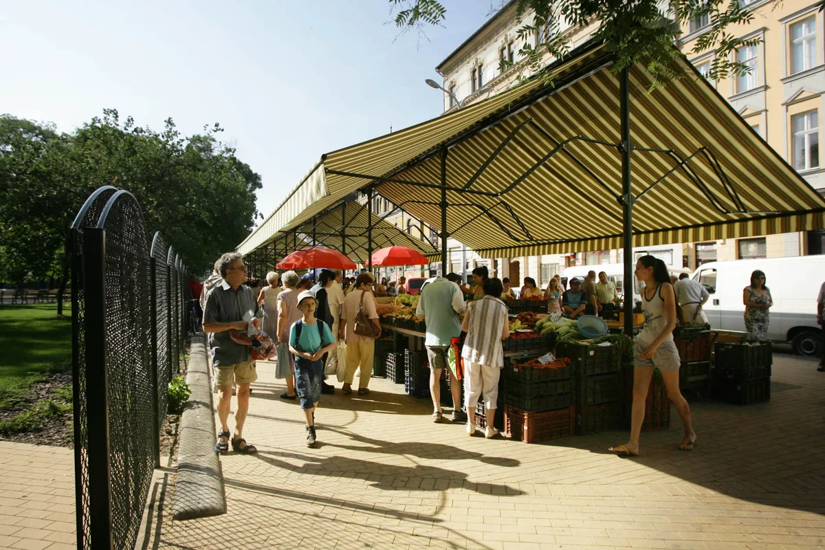 Budapesti piac a Hunyadi téren.