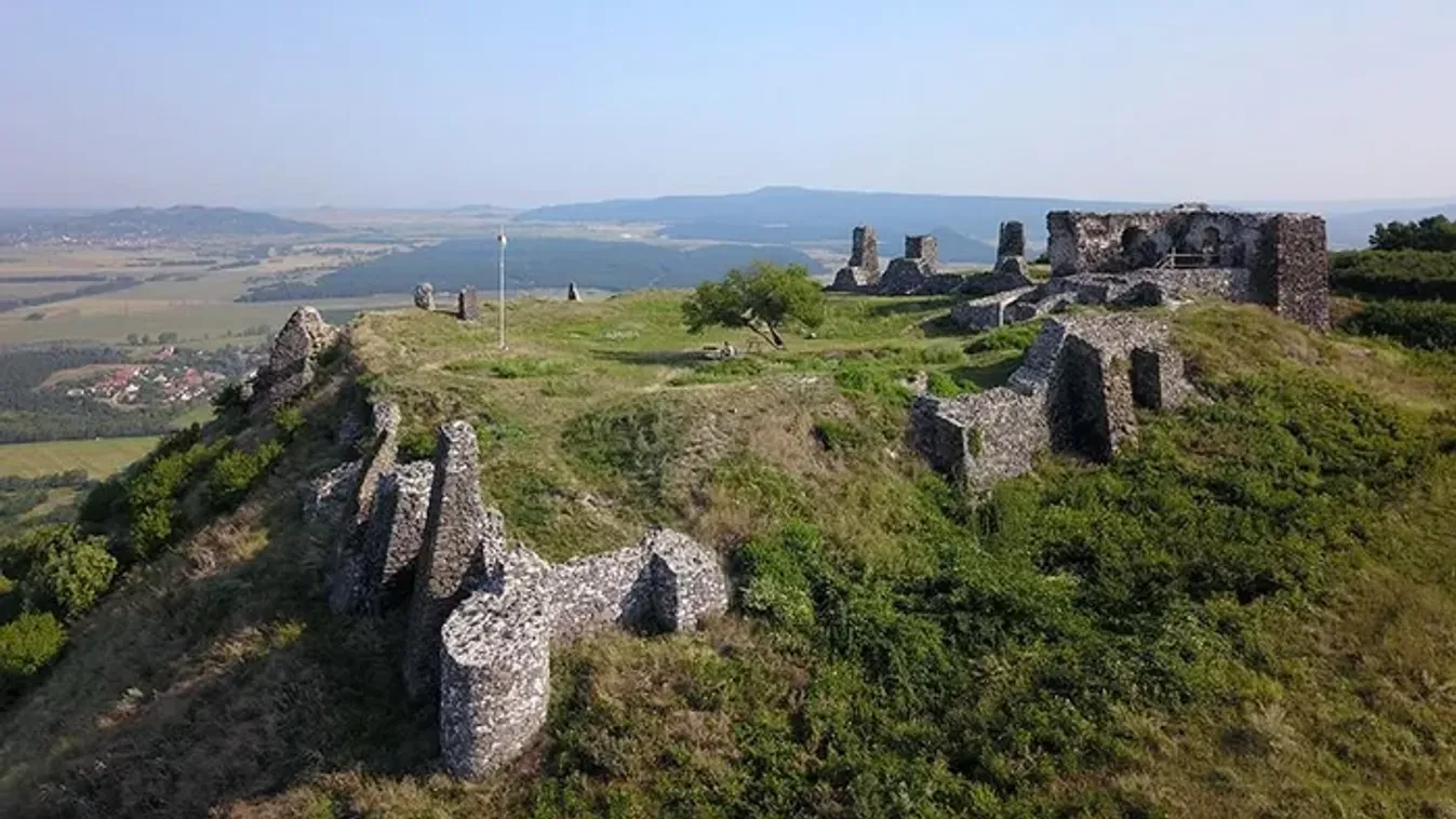Várlátogatás ingyen? Íme 5 magyar várrom, amiket látnod kell még az idén