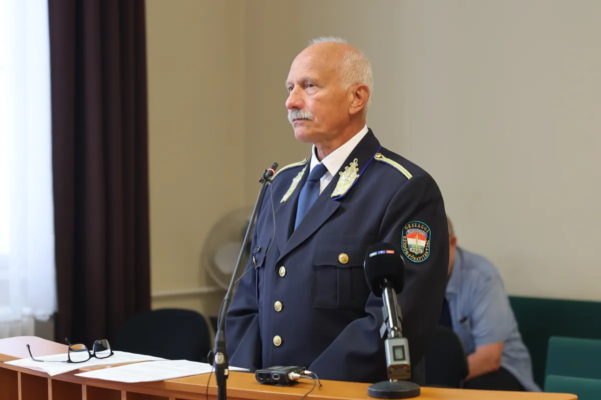 Petőfi Attila vezérőrnagy a tárgyaláson.